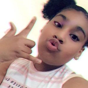 Meet your Posher, Demecia